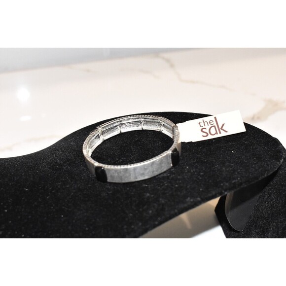 The SAK Women's Silver Hammered And Black Stone Bangle Stretch Bracelet - Picture 3 of 5
